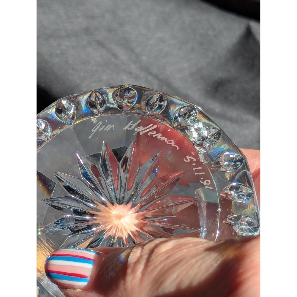 Vintage Waterford Crystal Paperweight, Starburst Cut Glass, Signed 1991 - Picture 5 of 17